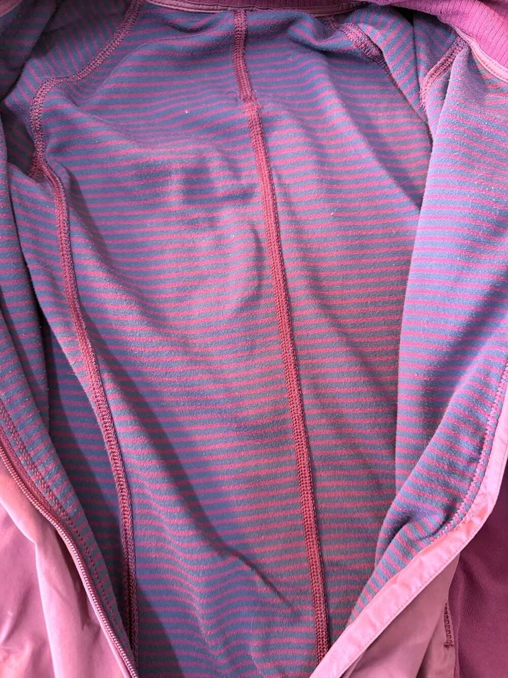 Lululemon Can't Stop Jacket in Mini Hyper Stripe Plum - Picture 4 of 8